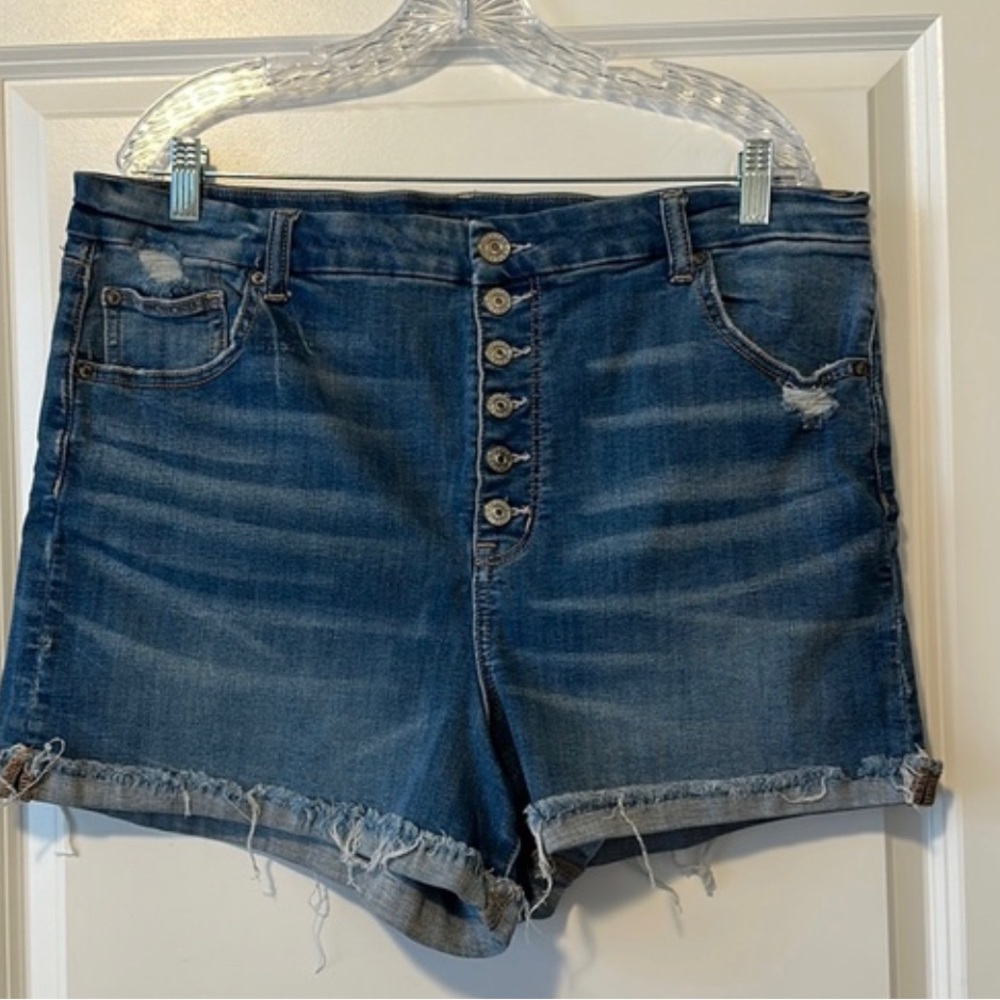 American Eagle Curvy Hi-Rise Shortie Shorts | 20